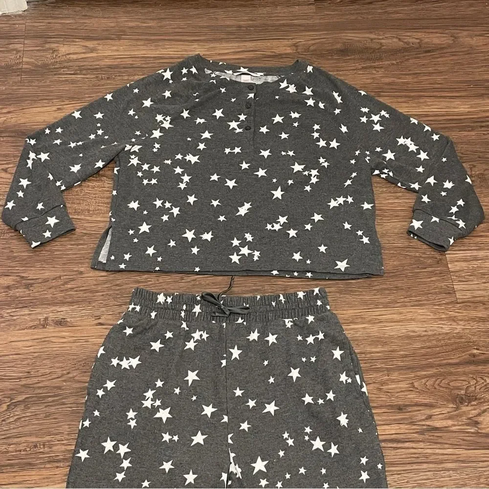 Victoria’s Secret Jogger Pajama Set Stars Gray and White Size Small